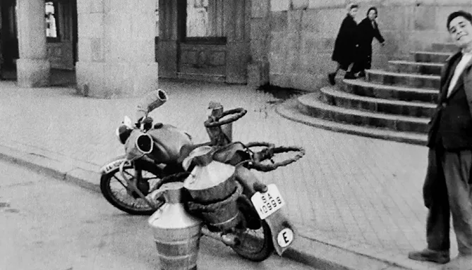 Los antiguos repartidores de leche, un trabajo duro