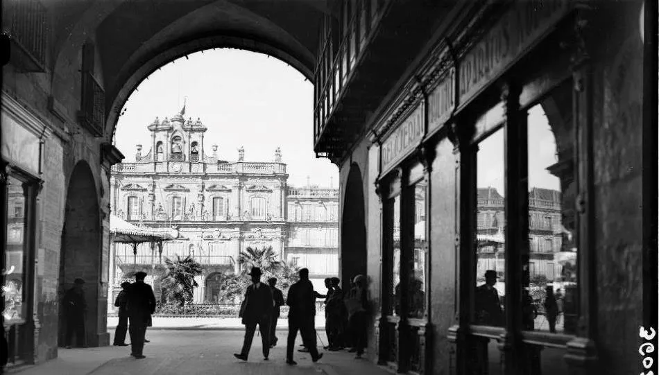 La Plaza Mayor desde Poeta Iglesias