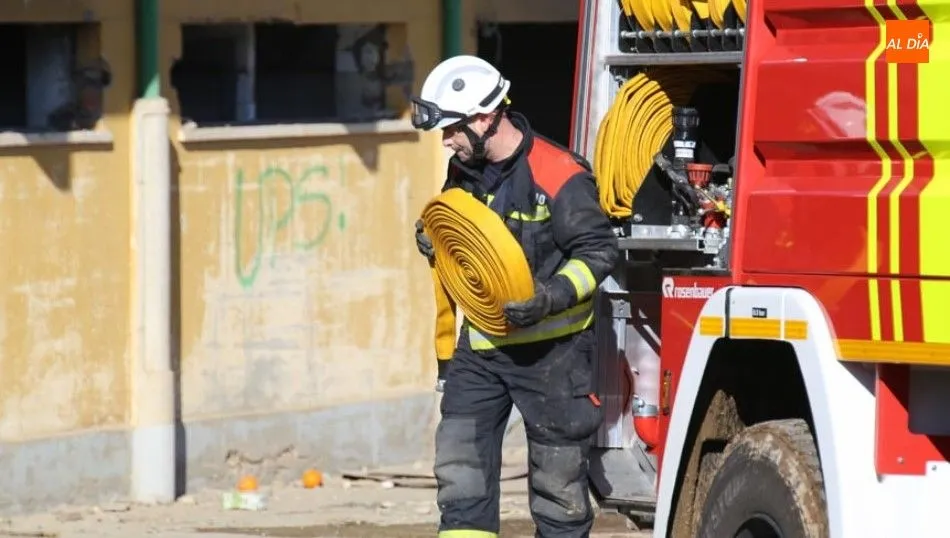 Bombero del Parque de Salamanca en uno de sus ejercicios