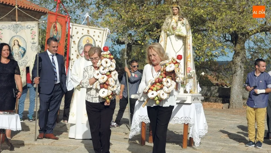 Ramos de melapios en las Madrinas de Bogajo / SILVESTRE