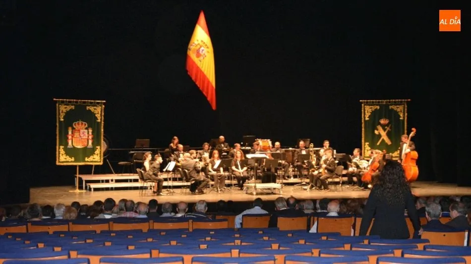 Las bandas, durante un momento del concierto. Fotos: Lydia González