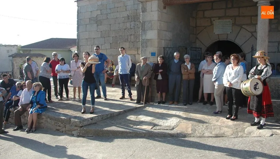 Se subastaron dos roscas que alcanzaron un total de 225 euros / FOTOS: SILVESTRE