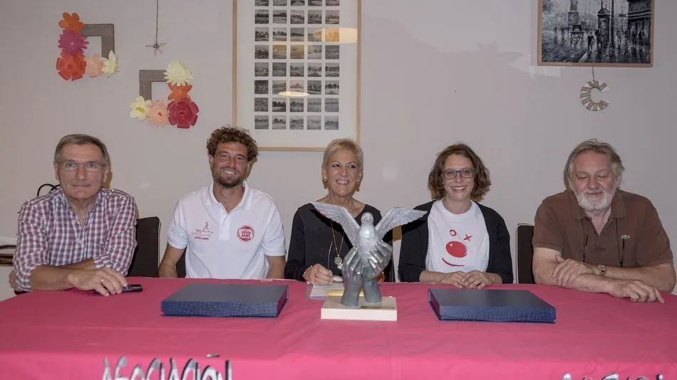 Participantes en el acto de entrega de menciones / Foto: Carmen Borrego