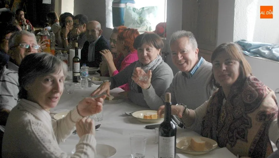 Una rica caldereta de ternera pone fin en El Manzano a las fiestas de la Virgen del Rosario