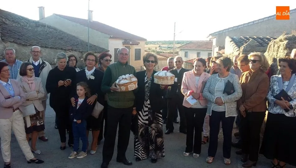 La Virgen del Rosario recorrió en procesión las calles de Cipérez