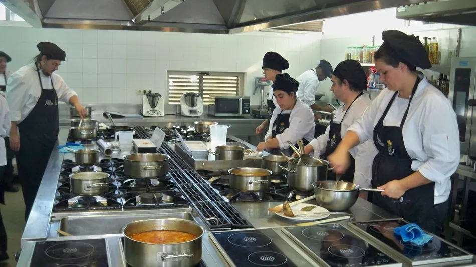 La Escuela de Hostelería de Santa Marta amplía su oferta formativa