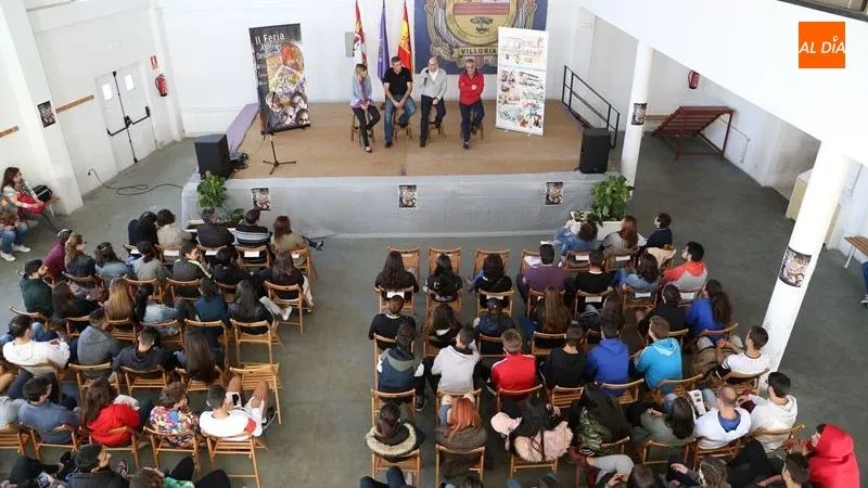 Apertura de la II Feria Jóvenes Despiertos celebrada en Villoria