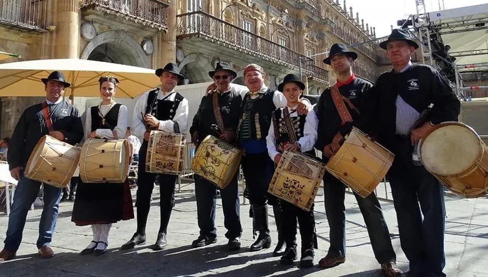 Algunos de los tamborileros que estarán el día 14 en Guadramiro