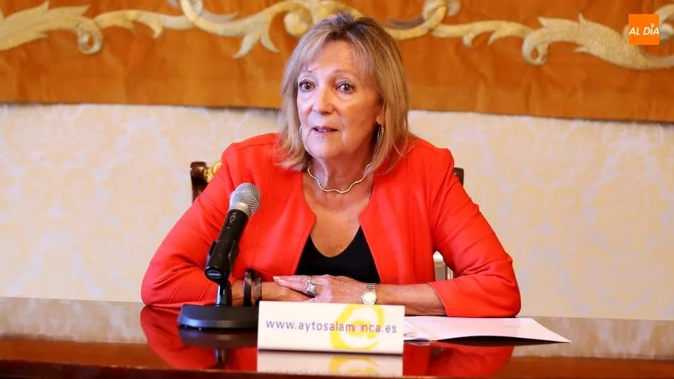 La concejala de Familia e Igualdad de Oportunidades, Cristina Klimowitz, en la rueda de prensa para anunciar estos cursos