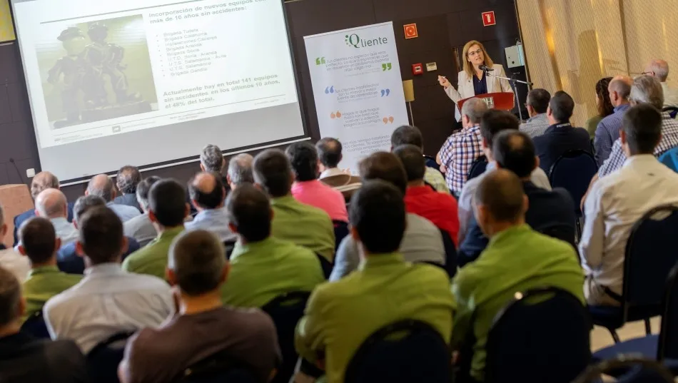 La directora del Negocio de Redes en Castilla y León, Eva Mancera, junto a los jefes en las distintas provincias de la región han presidido estas jornadas