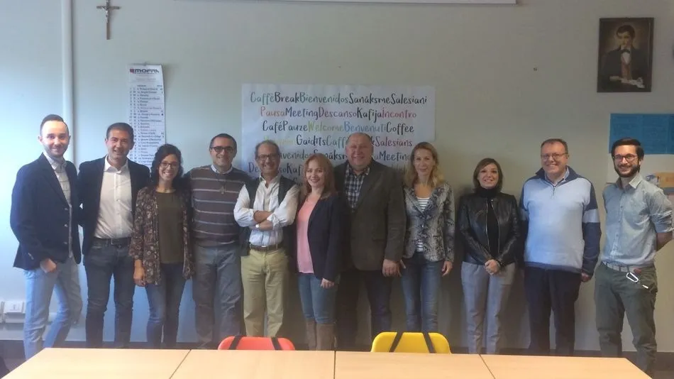 Foto de grupo de los participantes en el encuentro.