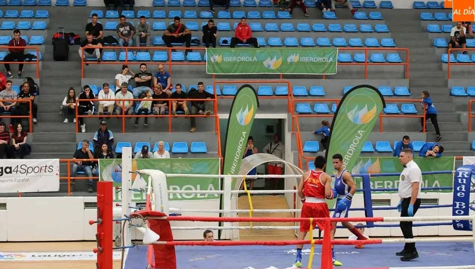 El pabellón municipal de la Alamedilla vive una fiesta del boxeo olímpico