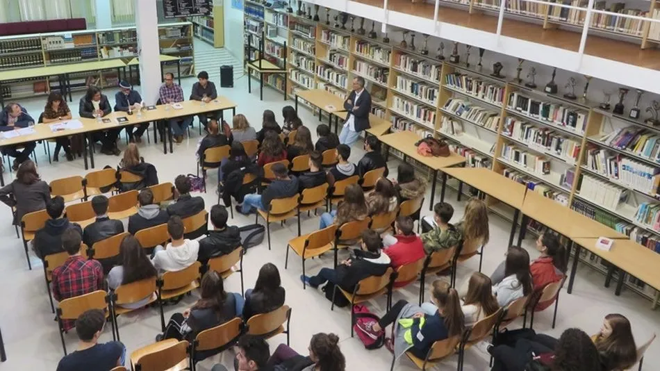 Poetas participantes en otro de los encuentros