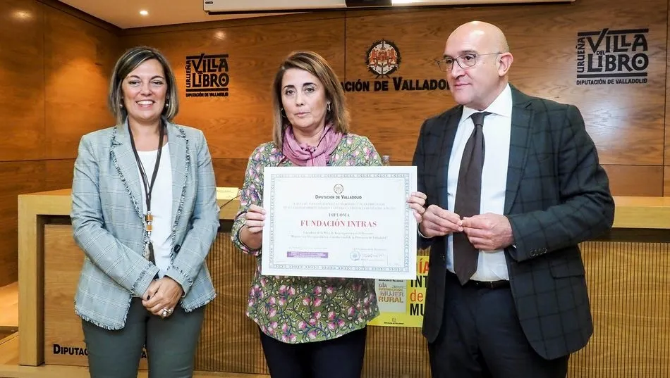 La consejera, en los actos del Día Internacional de la Mujer Rural en Urueña