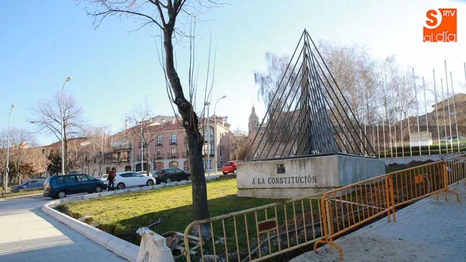 El tramo comprendido entre la glorieta de los Milagros y la Cuesta de Oviedo está abierto al tráfico.