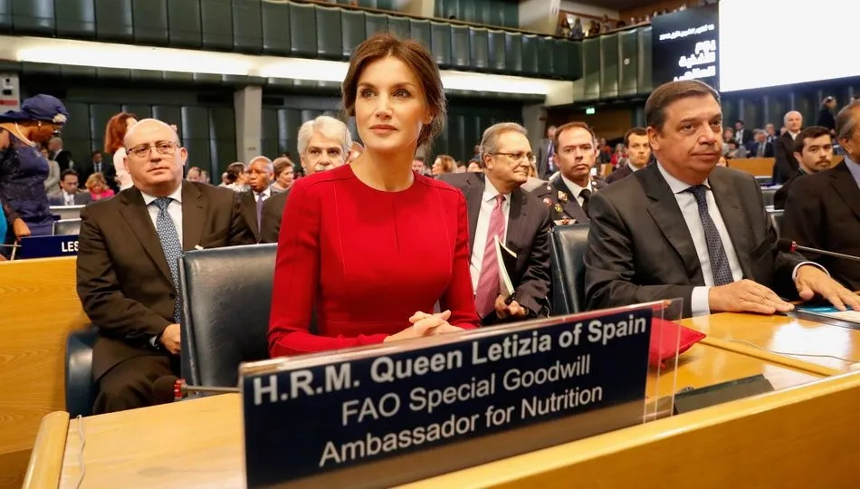 La Reina y el ministro de Agricultura, en la sede de la FAO en Roma