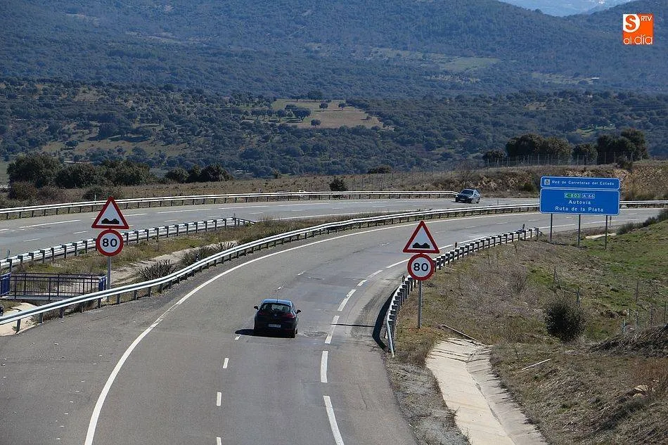 Fomento formaliza el contrato para reparar el firme de la A-66 entre Guijuelo y Sorihuela