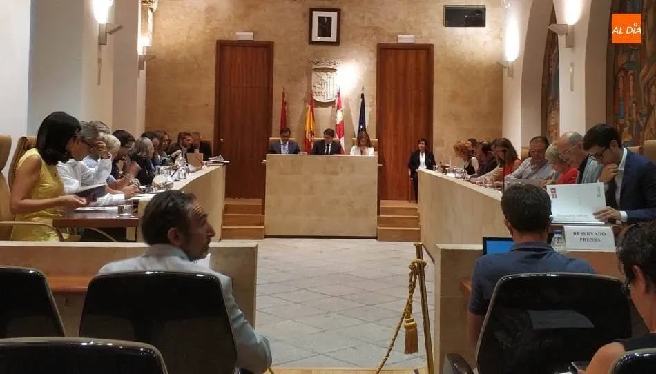 Imagen de archivo del pleno municipal, con el grupo Ganemos a la izquierda