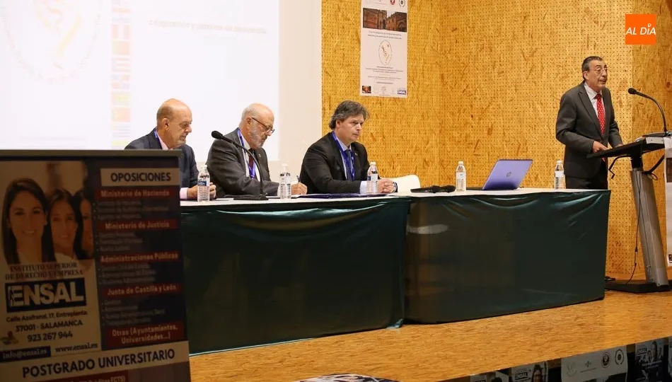 El delegado de la Junta ha participado en la inauguración del foro. Foto: Alberto Martín