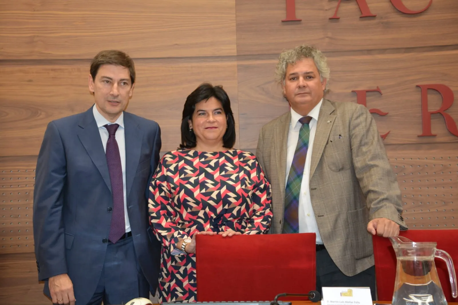 Luis Nieto, María Ángeles Gervós y Eduardo Íscar, al comienzo de la jornada. Fotos: Lydia González