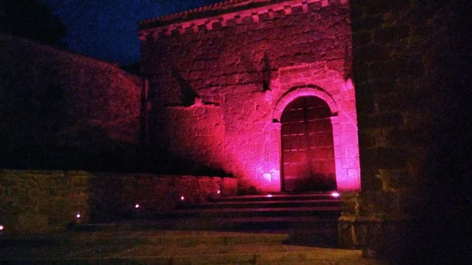 Ledesma ilumina la noche de rosa