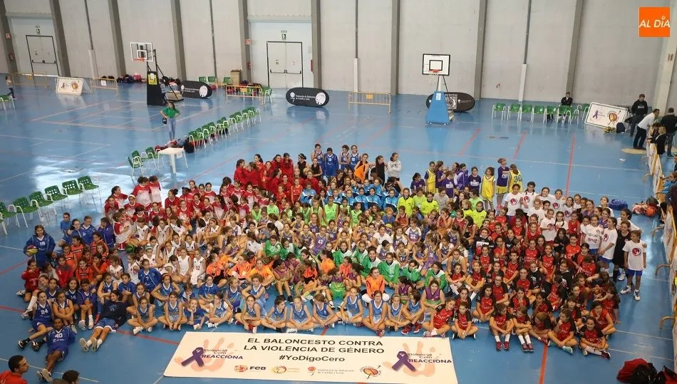 Foto de familia de los participantes en la categoría femenina este domingo. Fotos: Alberto Martín