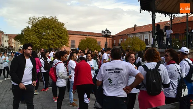 200 personas participaban en la IV Marcha Solidaria de Villar de Gallimazo
