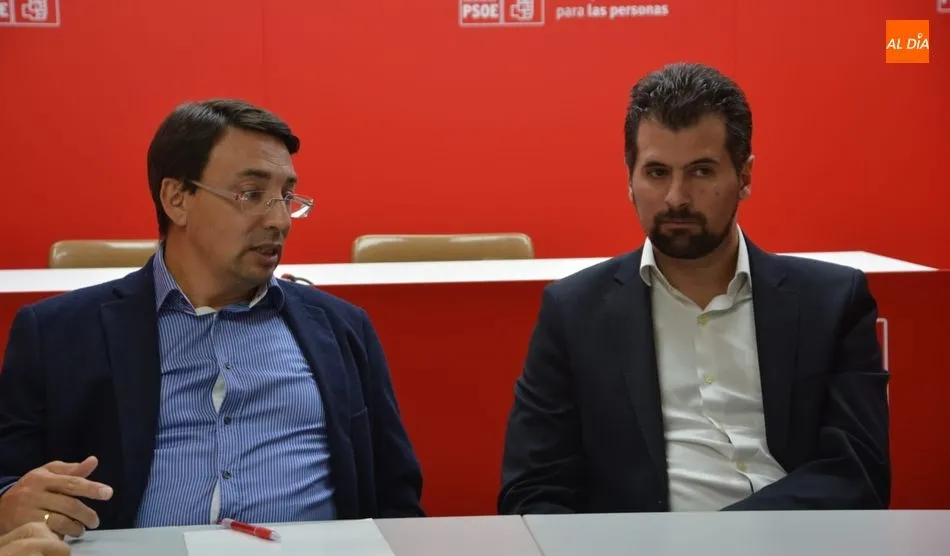 Luis Tudanca y Fernando Pablos durante su reunión con ASPAS / Foto: Lydia González.