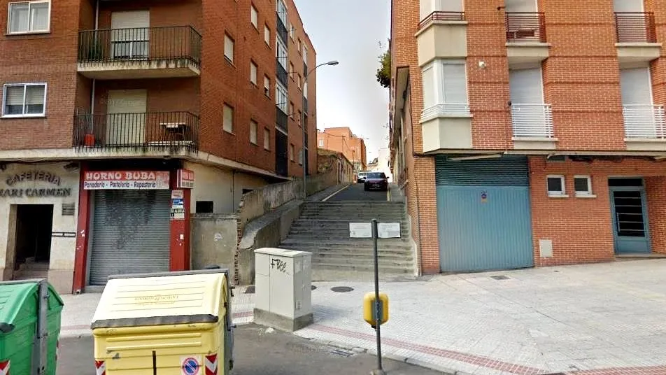 Calle Salmerón, junto a la carretera de Ledesma