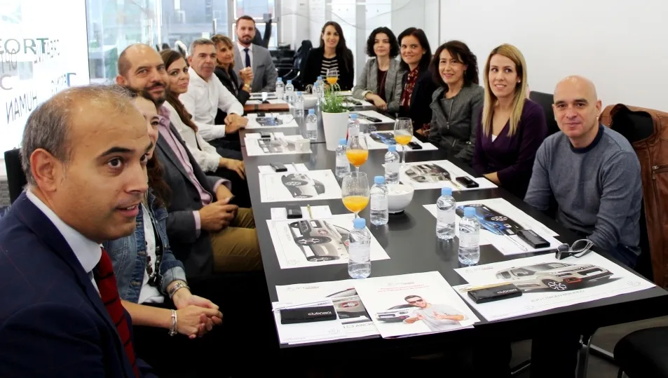 Responsables de Recursos Humanos de diferentes empresas de Salamanca en las instalaciones del Grupo Nani