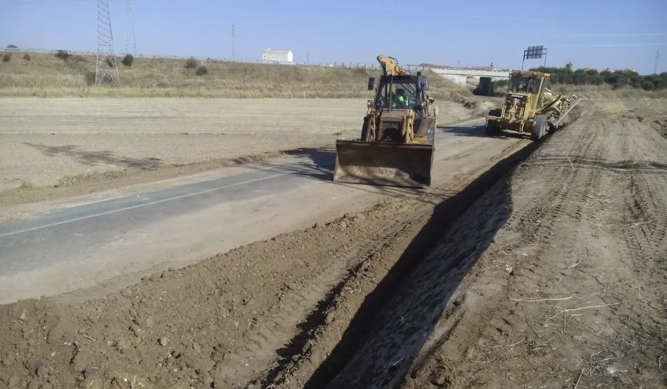 Inicio de las obras del camino agrícola La Barrera en Villares de la Reina