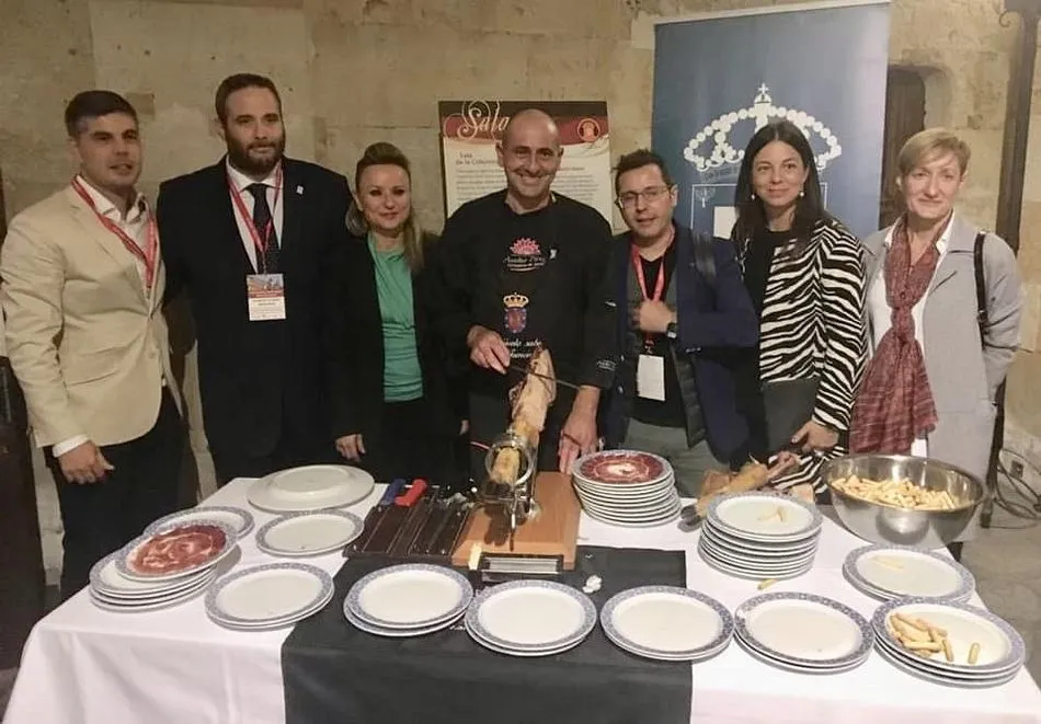 Guijuelo pone la nota gastronómica en el VIII Centenario de la Universidad de Salamanca