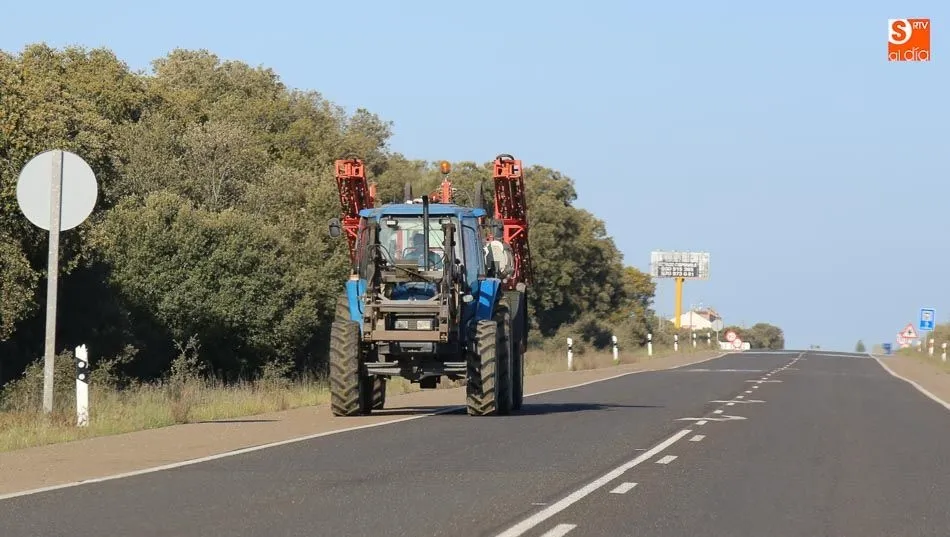 En plena campaña de siembra, el precio del gasóleo B se sitúa en 0,975 €/l. Foto: Alberto Martín