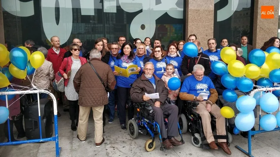 Un instante del acto celebrado en la Plaza de la Concordia. Fotos: Lydia González