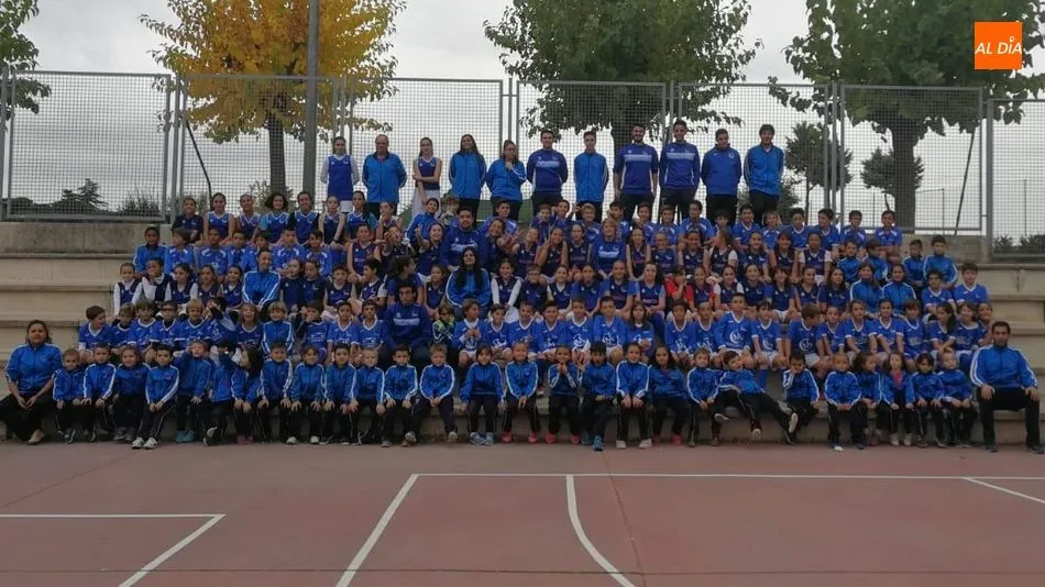 Los deportistas del Colegio San Agustín se ponen de largo cara al presente curso