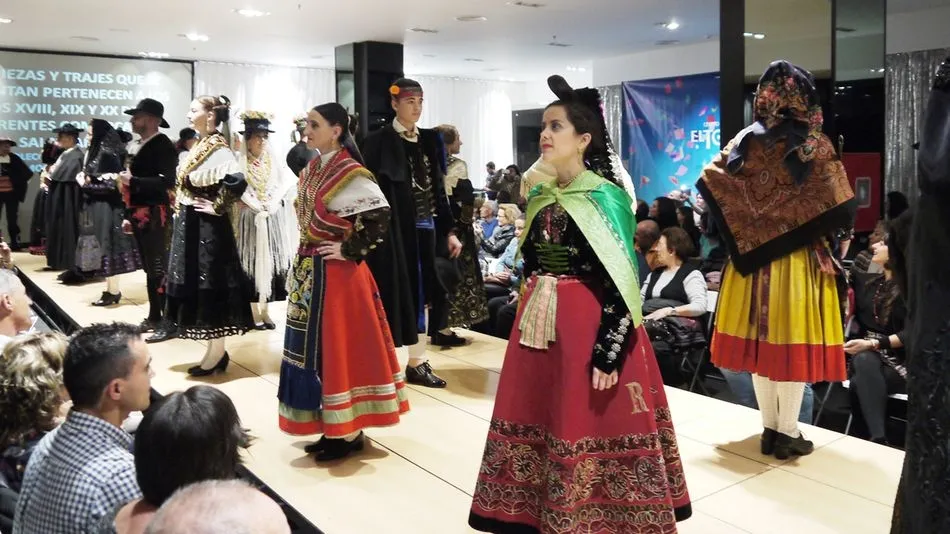 Desfile de Marta Moreno y Berna Pérez.