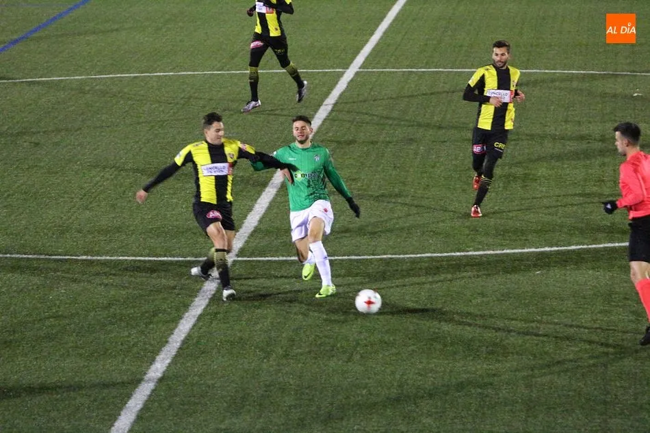 Al CD Guijuelo se le escapa un punto en el último momento ante el Rápido de Bouzas (2-1)