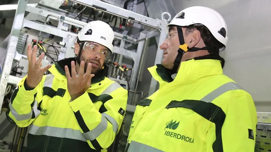 Ignacio Galán en el parque eólico marino Wikinger