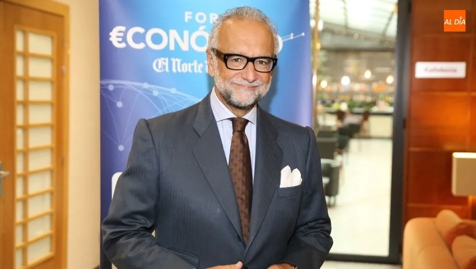 El catedrático de Economía José María OKean, en el foro de El Norte de Castilla. Foto: Alberto Martín