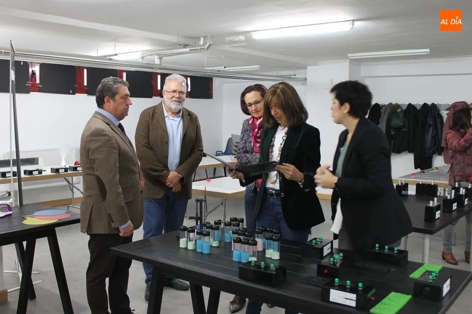 Inauguración del nuevo taller de divulgación La Sala Negra. Laboratorio de luz, en el Centro Luis Vives