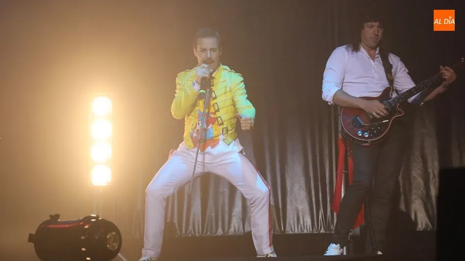 La banda revive las emociones que Freddie Mercury transmitía en el escenario. Foto: Alberto Martín