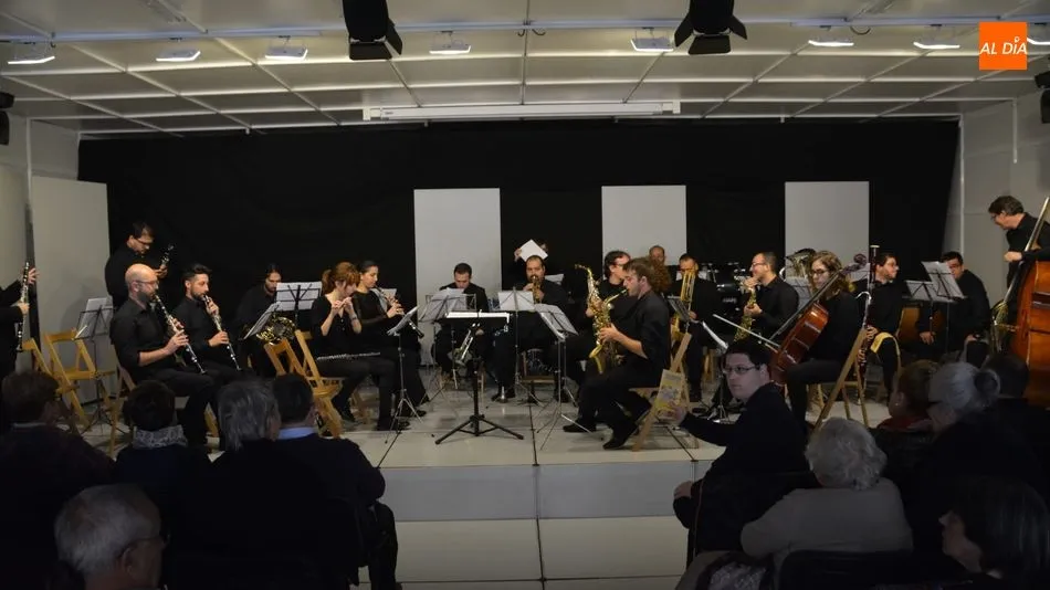 Actuación de la Banda Municipal de Salamanca en la Feria del Libro Antiguo. Foto: Lydia González