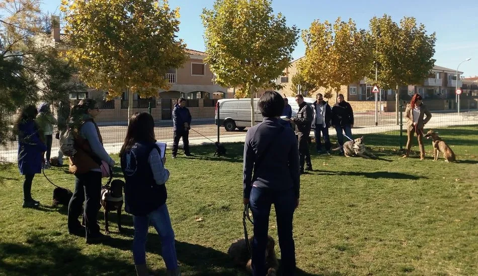 Participantes en la sesión inaugural del nuevo curso en Villares