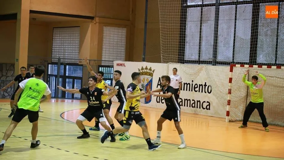 Un encuentro anterior entre el Sanalón y el Delicias. Fotos: Alberto Martín