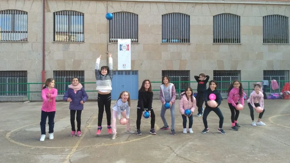 Los alumnos participaron en trabajos y juegos grupales