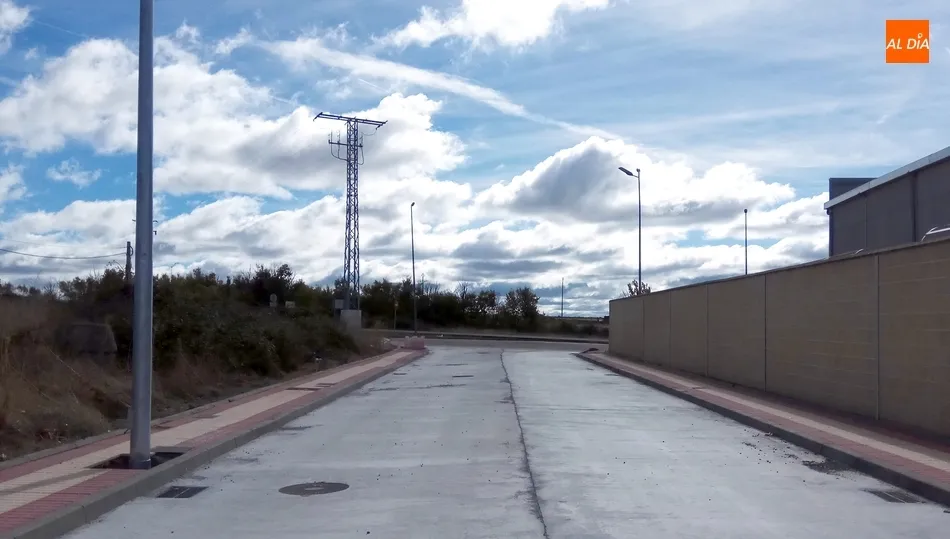 El final de las obras del polígono solo espera la instalación de un transformador