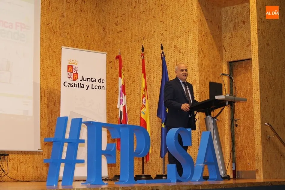 El director provincial de Educación, Ángel Morín, durante la inauguración de la Jornada FP Emprende