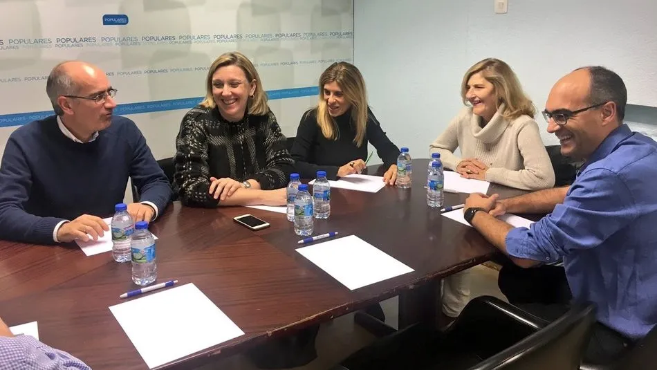 Iglesias, en una reunión del PP de Salamanca con Isabel Blanco el pasado lunes.