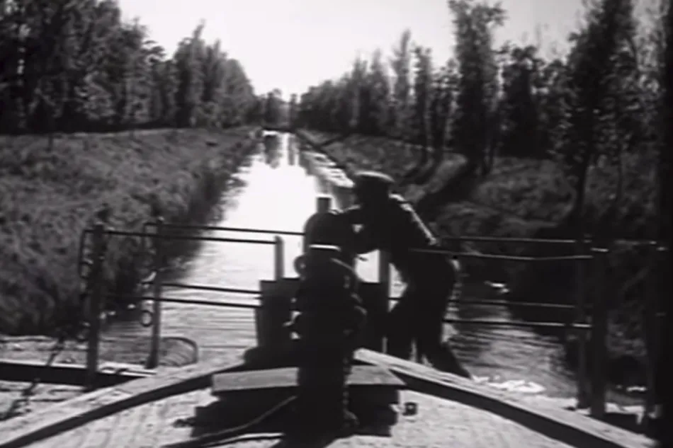 Fotograma del documental El canal de Castilla, del año 1931