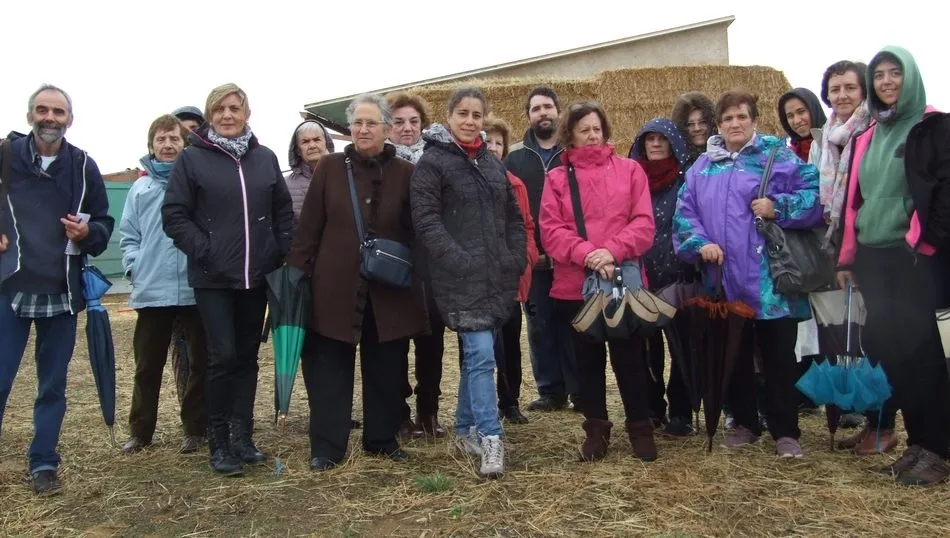Grupo de mujeres de Monleras y pueblos del bajo Tormes que participaron en la excursión